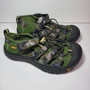 Keen Newport H2 Green Camo Sport Sandals Kids Size 3